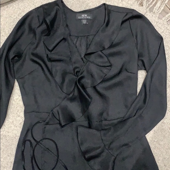 Long sleeve dress 🌹 - Picture 2 of 4